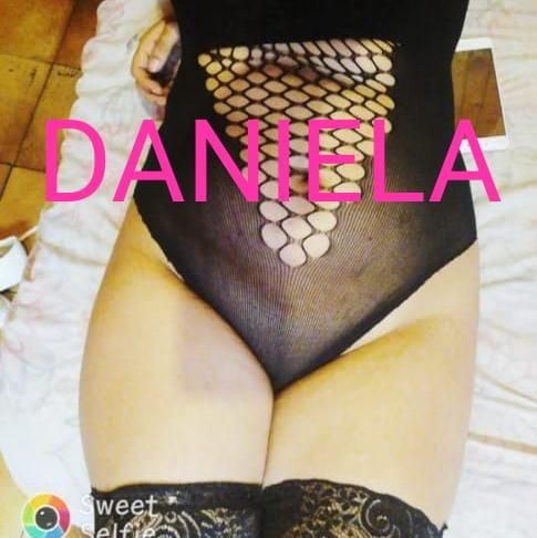 Hola mi amor soy una bella morena simpática el mejor oral soy muy toda perra trago leche hago fetiches anal trío atiendo parejas los mejores precios tetona natural culona natural 