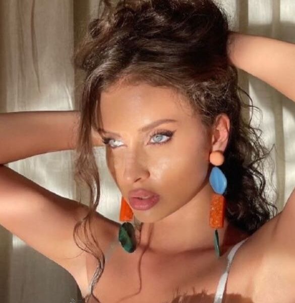 Hello ! My name is Angelina Im from Ukraine I’m just arrived here few month ago First time in USA I’m professional model, gymnast and influencer with 20+k on Instagram Lets spend amazing time together I’m so hot ;) ☺️