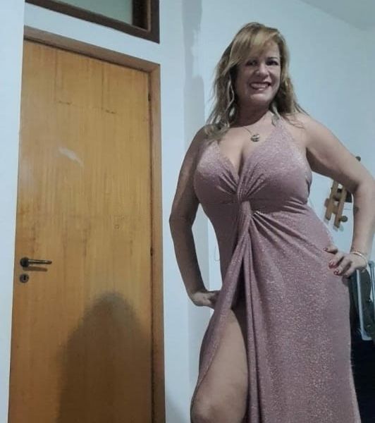 Soy Monica una chica dulce y divertida abierta a disfrutar nuevas experiencias , así que no dudes en llamarme cuando quieras disfrutar de todo eso.Estaré encantada de compartir contigo momentos increíbles porque para mí cualquier plan puede ser perfecto si tengo buena compañía
