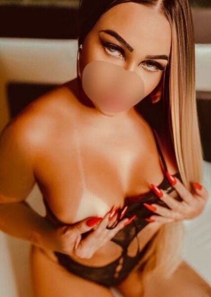 Oi, amores. Sou simpática, educada, nada mecânica e meu prazer é te dar prazer. Faço oral natural, babadinho e sem preservativo se for limpinho e higienizado. Vaginal e beijos, anal com taxa adicional. Faço estilo namoradinha, sou bem tranquila, irei te receber limpinha e cheirosa. Será um prazer atendê-lo.Horário de atendimento: 24 horasCachê a combinar.