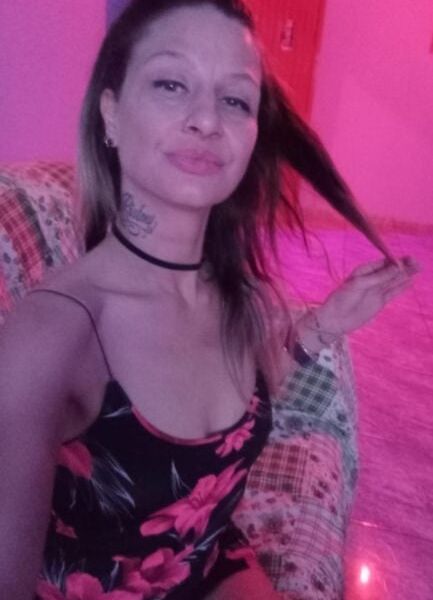 Olá! Sou uma loira safada, estarei atendendo na sua cidade por uma breve temporada. Gosto de sexo sem frescura, meu lema: sexo, drogas e rock’n roll!Horário de atendimento: Das 06:00 às 12:00 horasCachês: R$ 150,00 – 30 minutos R$ 230,00 – Com anal.