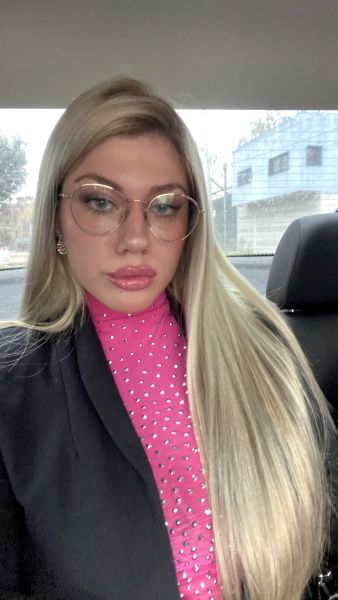 Holis! Acá Paris.
*Nueva en esto*

Sobre mi: 
Me considero un persona simpática, respetuosa, auténtica. 
Como podrás apreciar soy rubia, mido 1.70, carilinda, muy linda sonrisa y con linda energía. 
Discreta, súper higiénica y puntual.

Estoy buscando:
 Caballero que me mime, me consienta y me trate como la princesa dulce y tierna que soy. 

Manejo horarios flexibles.
Únicamente mensajes por wsp.
NO respondo llamadas. 
NO respondo mensajes sin foto de perfil.
Atrevidos abstenerse.
USD$ SOLAMENTE.

Te espero! Gracias por leerme.